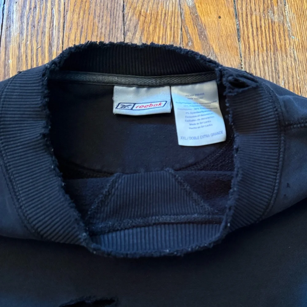 Y2K Distressed Reebok Vintage Crewneck Sweater - Picture 3 of 13